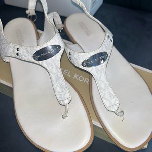 Michael kors sandals flip flop